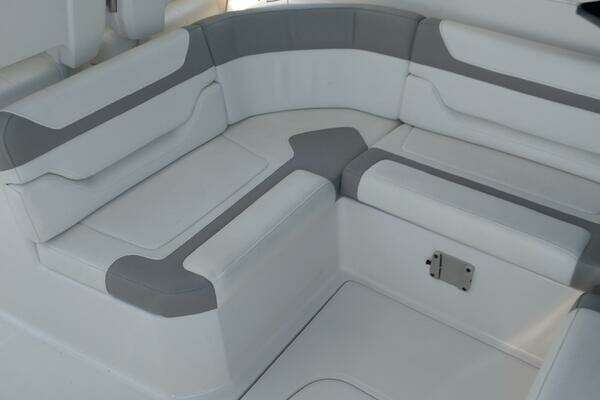 Photo of the 2011 Monterey 340 Sport Yacht