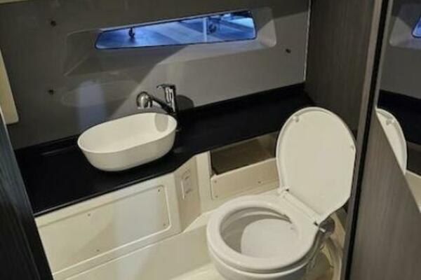 33ft Navan Yacht For Sale 33ft Navan Yacht For Sale