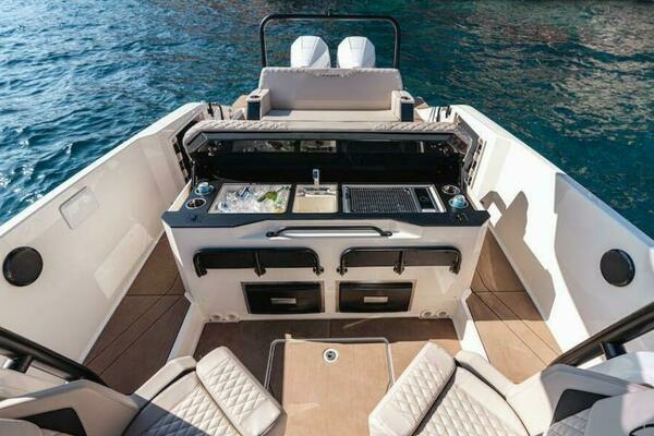 33ft Navan Yacht For Sale 33ft Navan Yacht For Sale