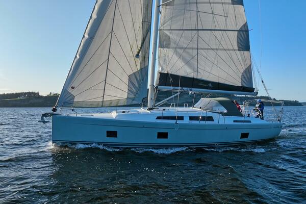 Dragon Fly 41ft Hanse Yacht For Sale