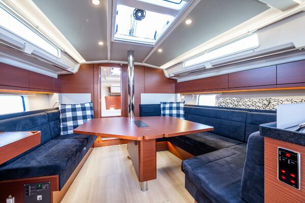 Dragon Fly 41ft Hanse Yacht For Sale