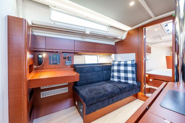 Dragon Fly 41ft Hanse Yacht For Sale