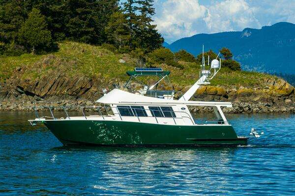 Coastal Craft 400 IPS Yacht For Sale