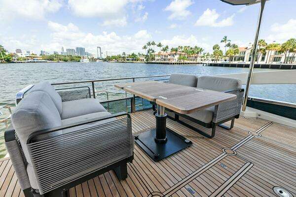 Absolute 52 Fly Yacht For Sale