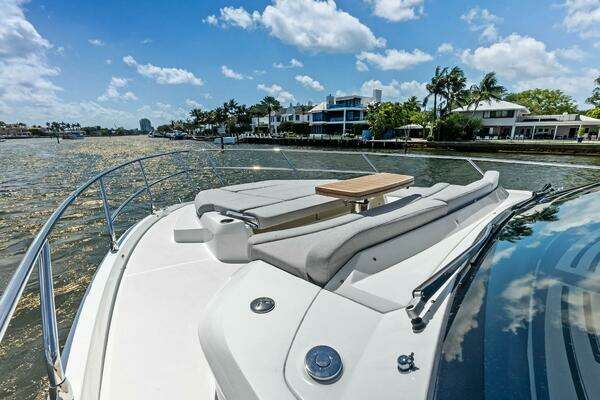 Absolute 52 Fly Yacht For Sale