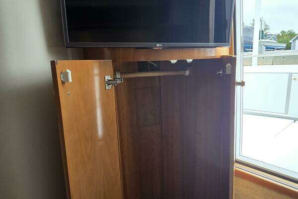 Carver 444 Cockpit Motor Yacht Yacht For Sale