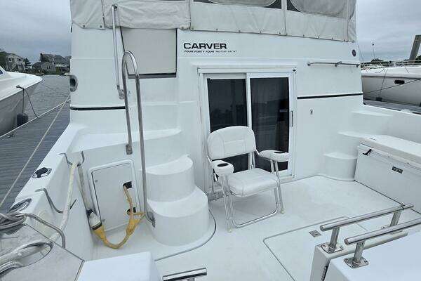 Carver 444 Cockpit Motor Yacht Yacht For Sale