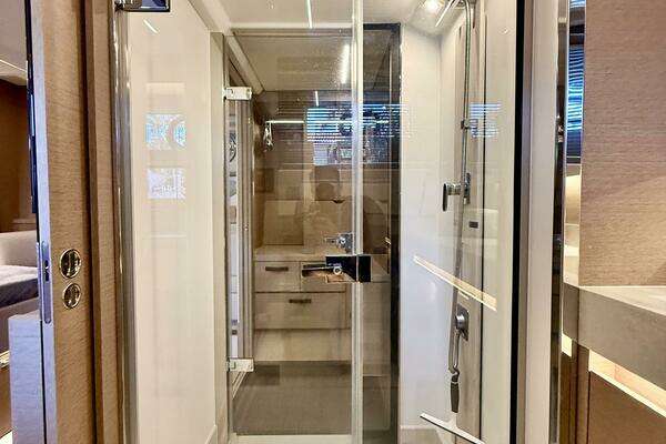 Prestige 590 Flybridge Yacht For Sale