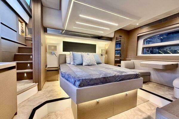 Prestige 590 Flybridge Yacht For Sale