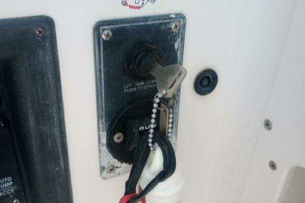 Photo of the 1999 Mako 