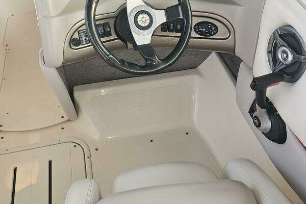 Photo of the 2008 Bryant 233