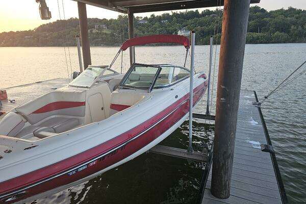 Photo of the 2008 Bryant 233