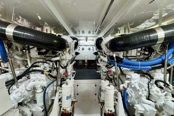 Hatteras 64 MY Yacht For Sale