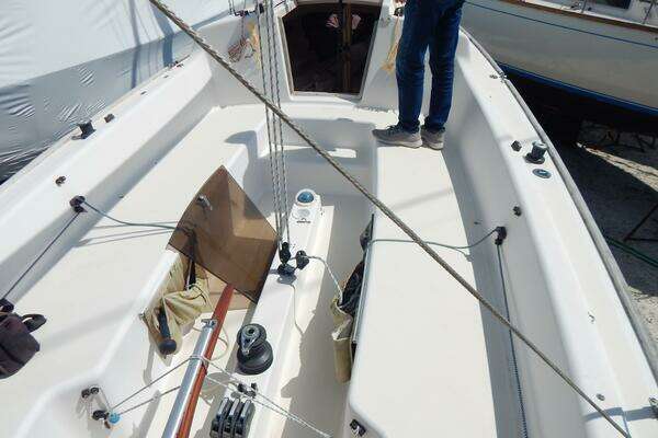 Photo of the 2008 e Sailing Yachts E33 "Skeedaddle"
