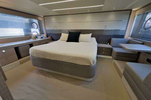 Sunseeker 74 Sport Yacht Yacht For Sale