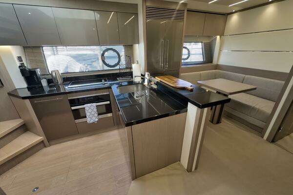 Sunseeker 74 Sport Yacht Yacht For Sale