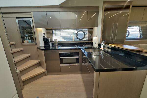 Sunseeker 74 Sport Yacht Yacht For Sale