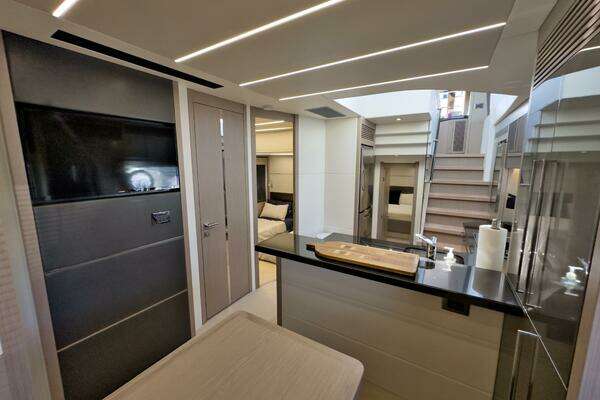 Sunseeker 74 Sport Yacht Yacht For Sale