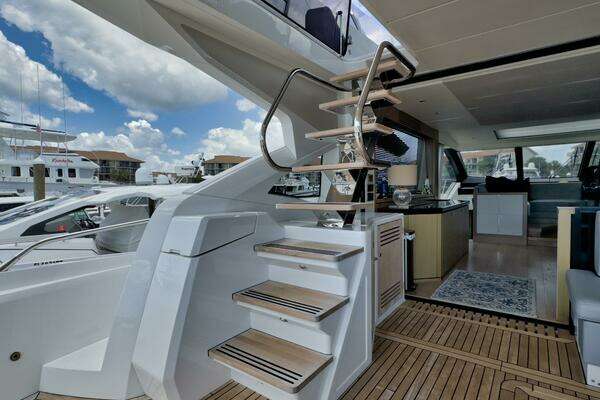 Sunseeker 74 Sport Yacht Yacht For Sale