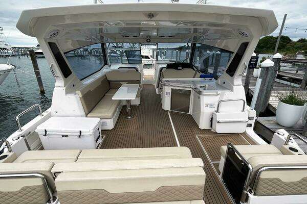 Aquila 36 Yacht For Sale