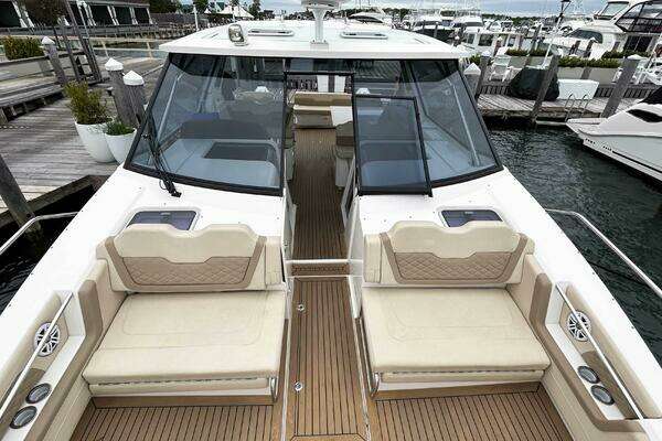 Aquila 36 Yacht For Sale