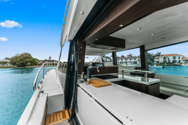Galeon 500 FLY Yacht For Sale