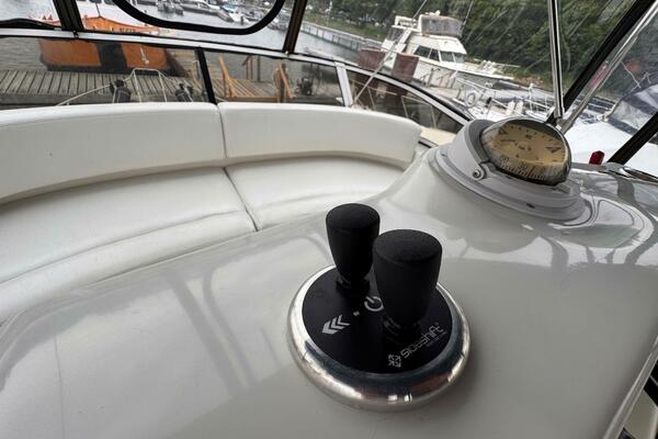 35ft Silverton Yacht For Sale