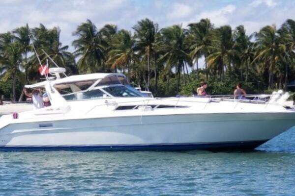 Photo of the 1993 Sea Ray 440 Sundancer