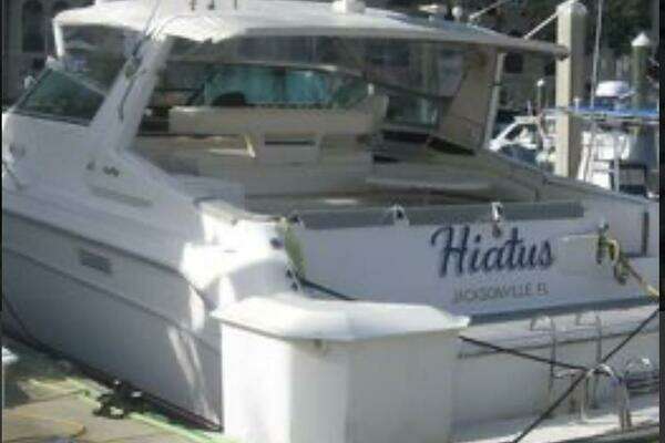 Photo of the 1993 Sea Ray 440 Sundancer