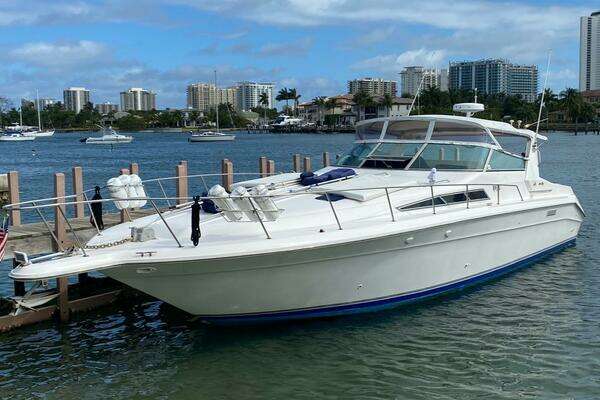 Photo of the 1993 Sea Ray 440 Sundancer