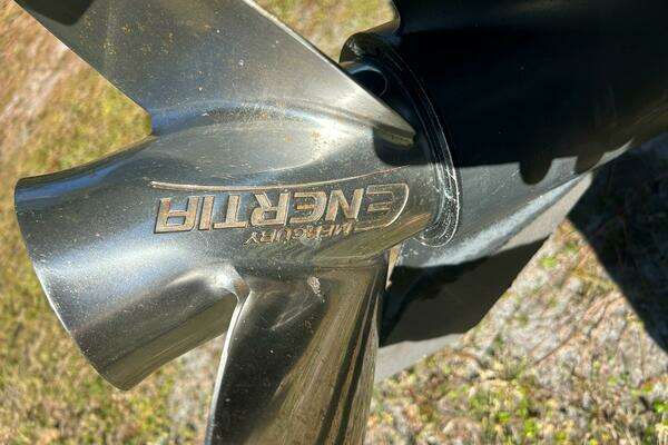 Photo of the 2021 Bennington RX25 Sport