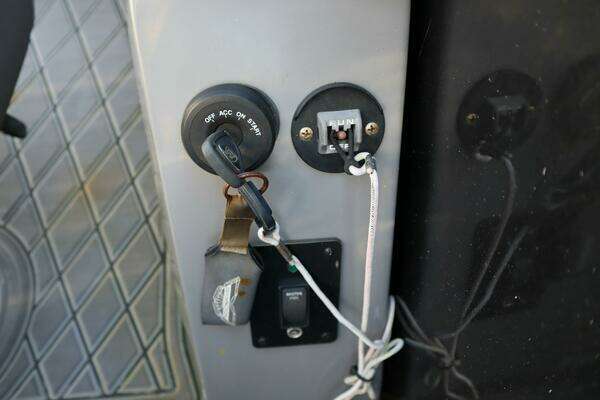 Photo of the 2021 Bennington RX25 Sport