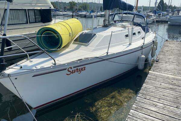 30-ft-CS-1985-30 Sloop-Midland Ontario Canada yacht for sale