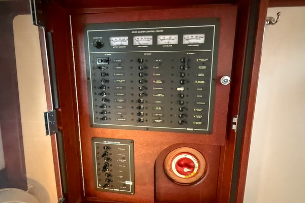 Double Shot 38ft John Williams Yacht For Sale