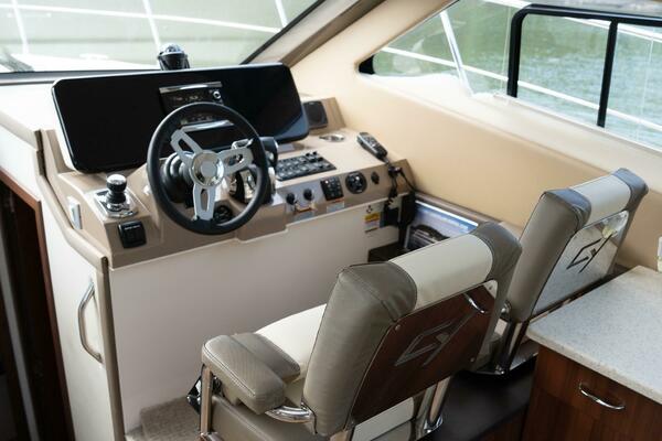 37ft Carver Yacht For Sale