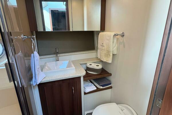 37ft Carver Yacht For Sale