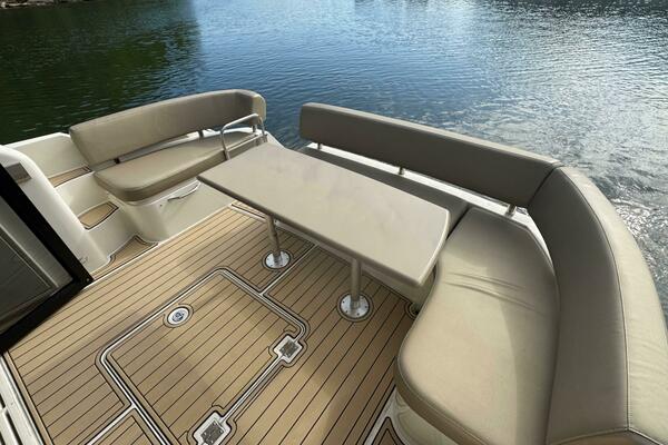 37ft Carver Yacht For Sale