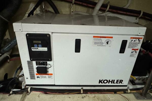 37ft Carver Yacht For Sale