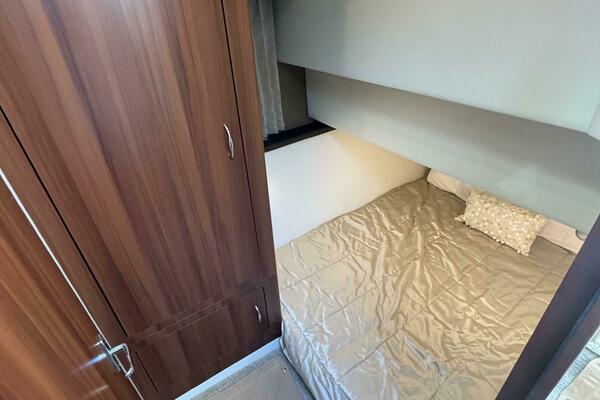 37ft Carver Yacht For Sale