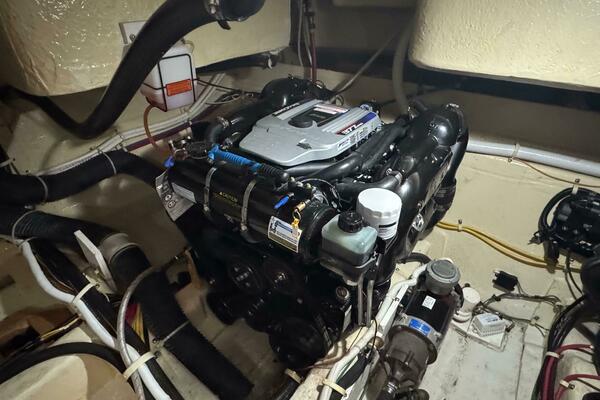 37ft Carver Yacht For Sale