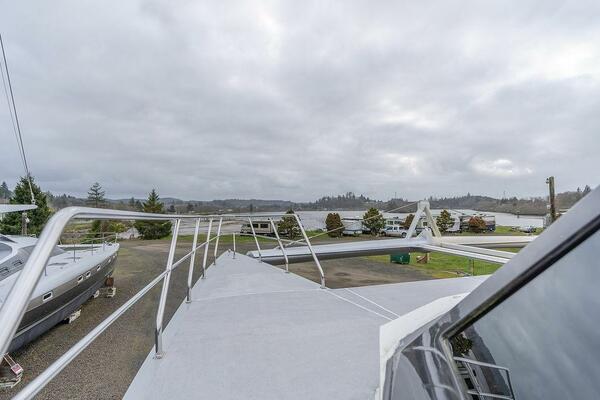 86ft Catamaran Yacht For Sale