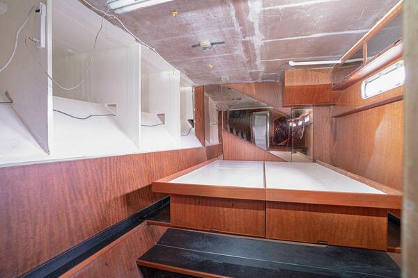 86ft Catamaran Yacht For Sale