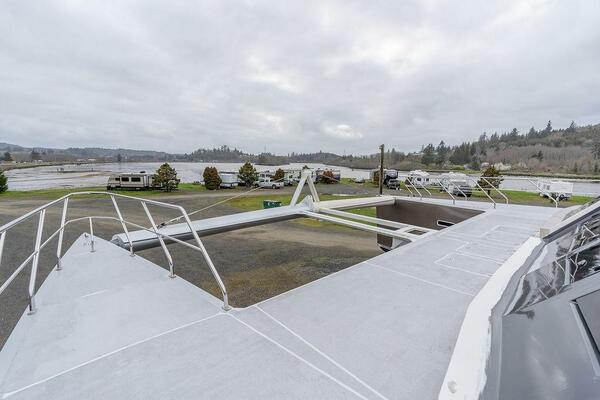 86ft Catamaran Yacht For Sale