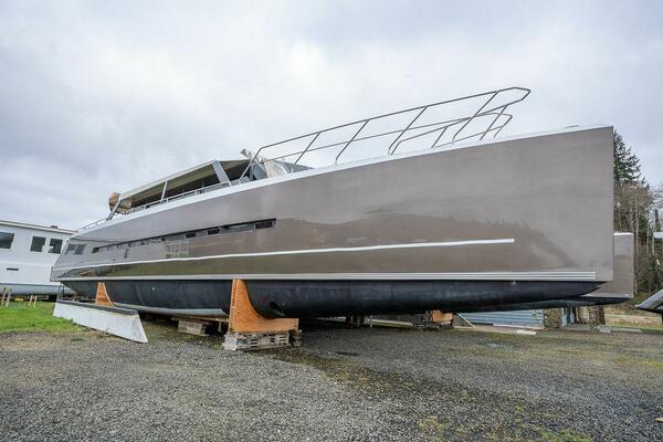 86ft Catamaran Yacht For Sale