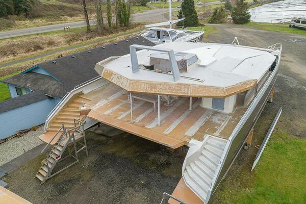 86ft Catamaran Yacht For Sale