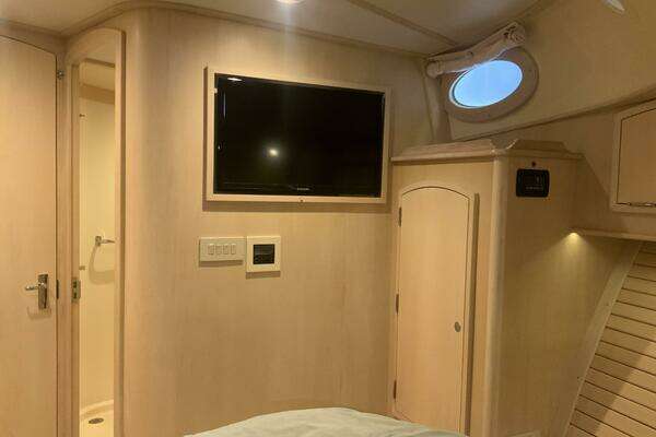 Photo of the 2013 Hinckley Talaria "Zephyr"