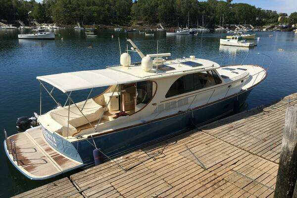 Photo of the 2013 Hinckley Talaria "Zephyr"