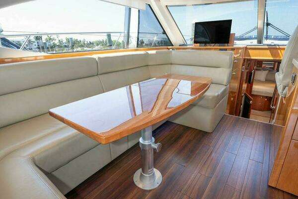 Riviera 5000 Sport Yacht Yacht For Sale