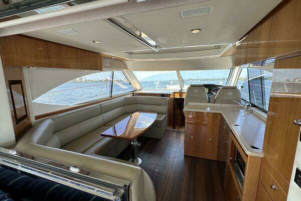 Riviera 5000 Sport Yacht Yacht For Sale