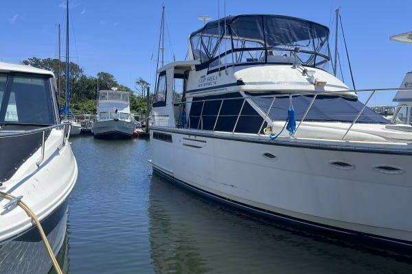 Photo of the 1990 Jefferson 43 Sundeck "Camp Sheila"